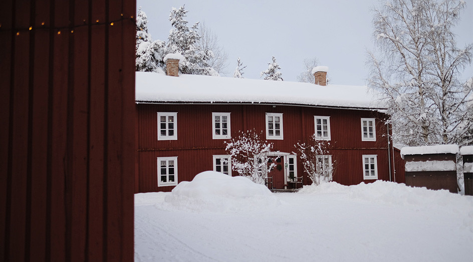 Tossögården i vinterskrud